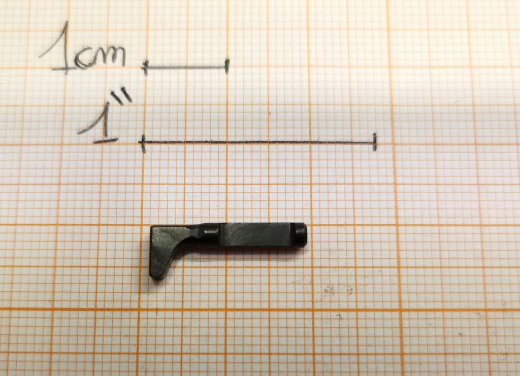 RICAMBIO ESPULSORE BERETTA PER A302/303/304 - AL390/391