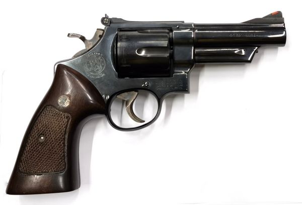 SMITH & WESSON 29 - 44 MAGNUM