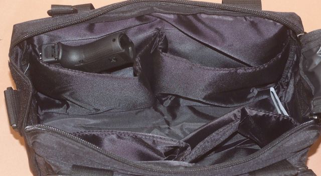 GLOCK BORSA SPORT PER 4 PISTOLE E 6 CARICATORI BIFILARI 38 cm x 25 cm x  22.5 cm