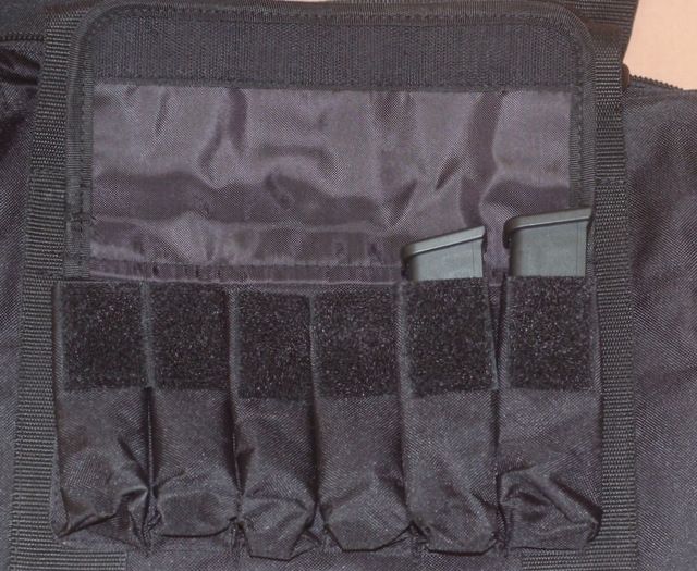 GLOCK BORSA SPORT PER 4 PISTOLE E 6 CARICATORI BIFILARI 38 cm x 25 cm x  22.5 cm