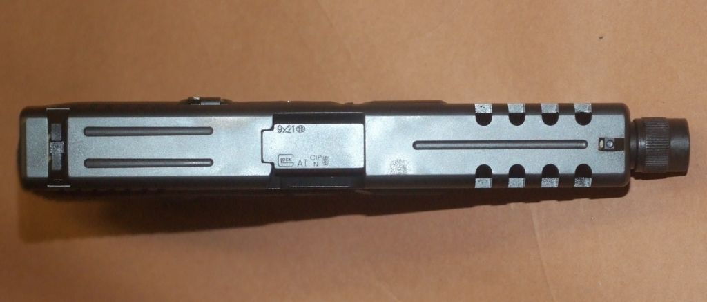GLOCK 17 CON FRESATURE E FILETTATURA SU CANNA