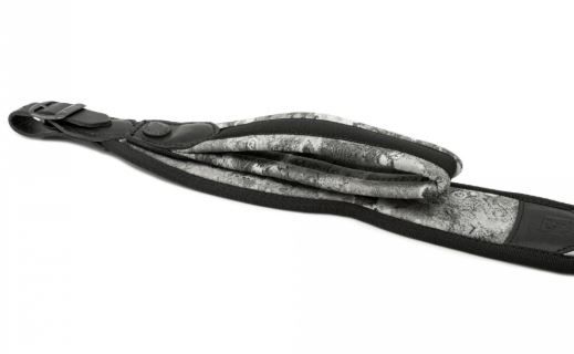 RISERVA TRACOLLA PER CARABINA IN NEOPRENE CAMOUFLAGE NERO