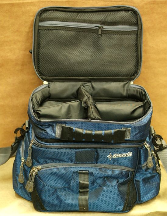 OMAGGIO PESCA PER ORDINI SUPERIORI A 480€  |  STONE B - BORSA IMBOTTITA CON PORTAMULINELLI