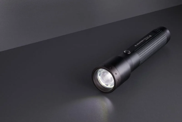 LED LENSER | P7R CORE - TORCIA RICARICABILE - 1400 LUMENS - 300 METRI