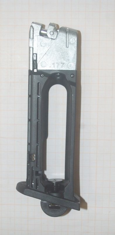 CARICATORE UMAREX PER BERETTA 84 FS
