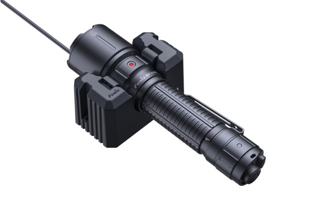 TORCIA RICARICABILE CON SUPPORTO - FENIX