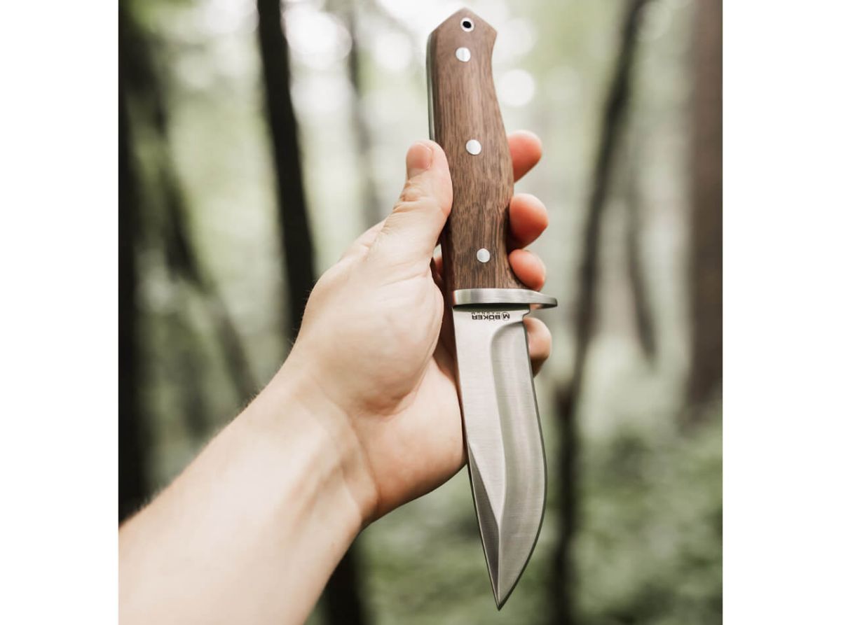 COLTELLO DA CACCIA WALNUT DROP A PUNTA CADETE 440A