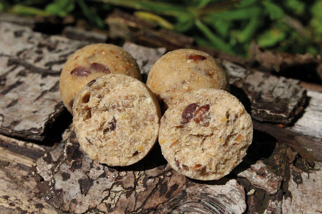 DYNAMITE BAITS - BOILIES MONSTER TIGER NUT - 15 mm - 1 KG 