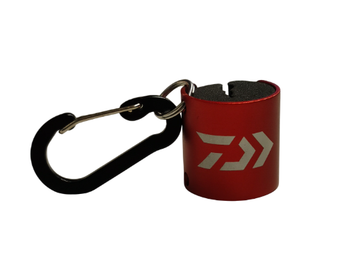 OMAGGIO PESCA PER ORDINI SUPERIORI A €39 | CLIP PORTACANNE DAIWA COLOR ROSSO