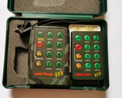 RIPRODUTTORE CANTI MINI FLASH 8X8 - USATO CON TELECOMANDO E SCHEDA DA 32 CANTI
