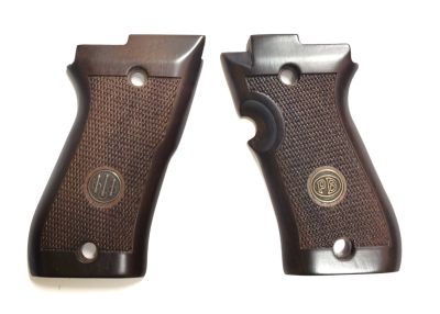 BERETTA GUANCETTE IN LEGNO CON SCUDETTO PER serie 82B/82BB/85B/85BB/86FS Cheetah/87/87 Cheetah/87 Target/87 Cheetah Long Barrel