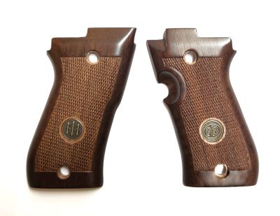 BERETTA GUANCETTE IN LEGNO CON SCUDETTO PER SERIE 80F, 82FS, 85FS