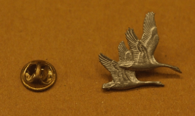 SPILLA CACCIA COPPIA ANATRE IN VOLO COLORE ARGENTO